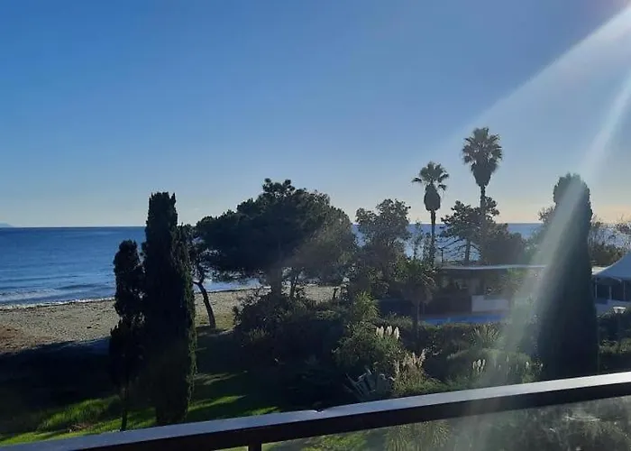 Les Marines De Moriani Pieds Dans L'eau Duplex Avec Terrasses Vue Mer, 4-8 Pers *